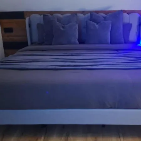O13 Loft Privatif Sauna Balneotherapie A 30min De Pairi Daiza Guest house